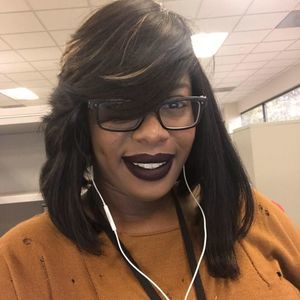 Meet your Posher, Leslie