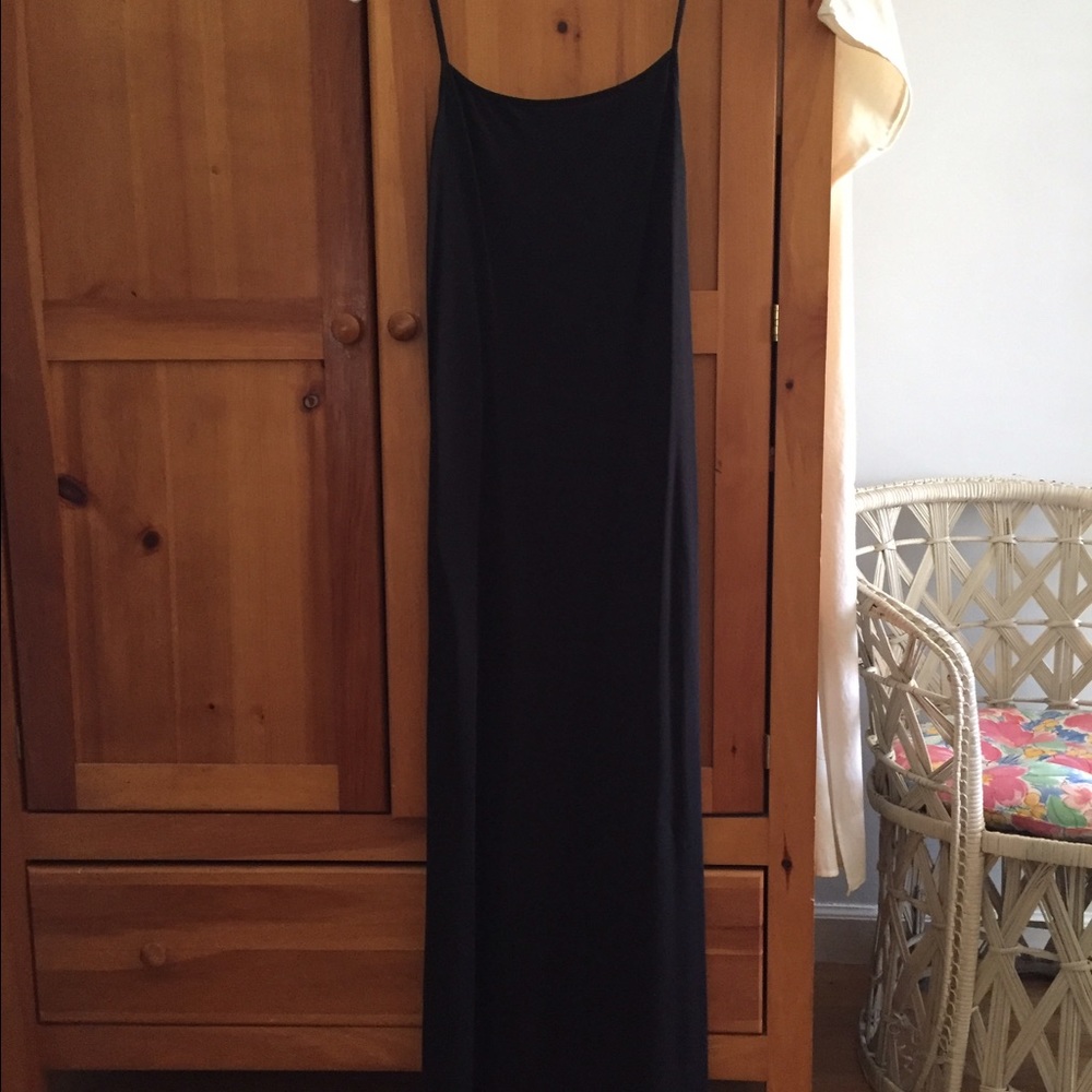 Long floorlength black dress