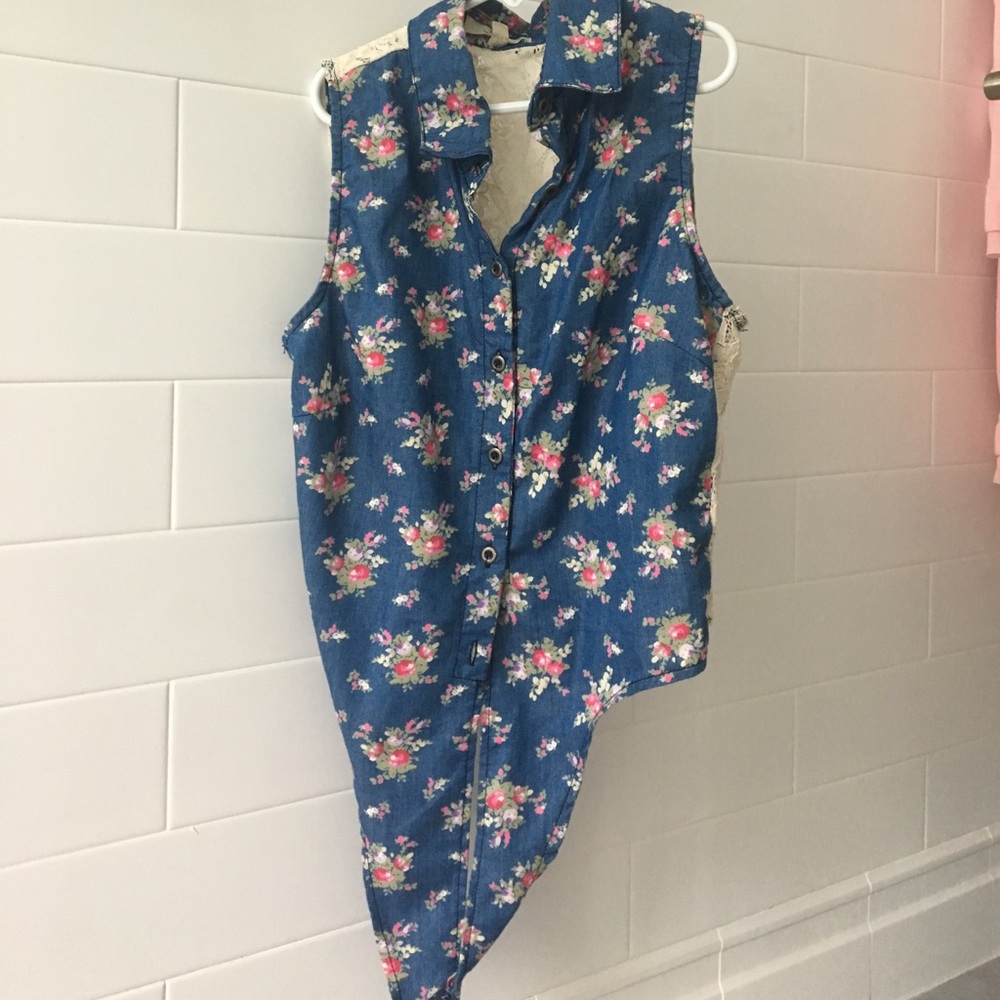 Iris Los Angeles Tie Up Floral top with Lace Back