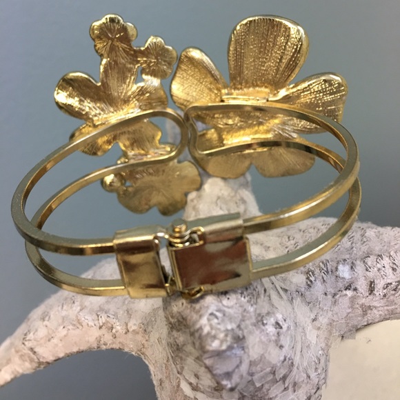 ❌SOLD❌🎉FREE with any purchase🎉 - Picture 3 of 4