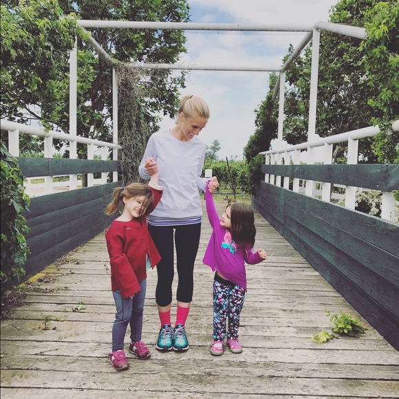 Meet your Posher, Meredith - Picture 2 of 3