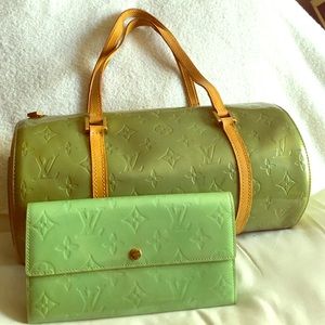 LouisVuitton Green Vernis Sarah Wallet
