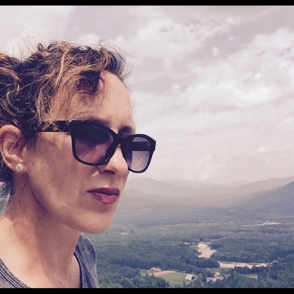 Meet your Posher, Sue - Picture 2 of 3