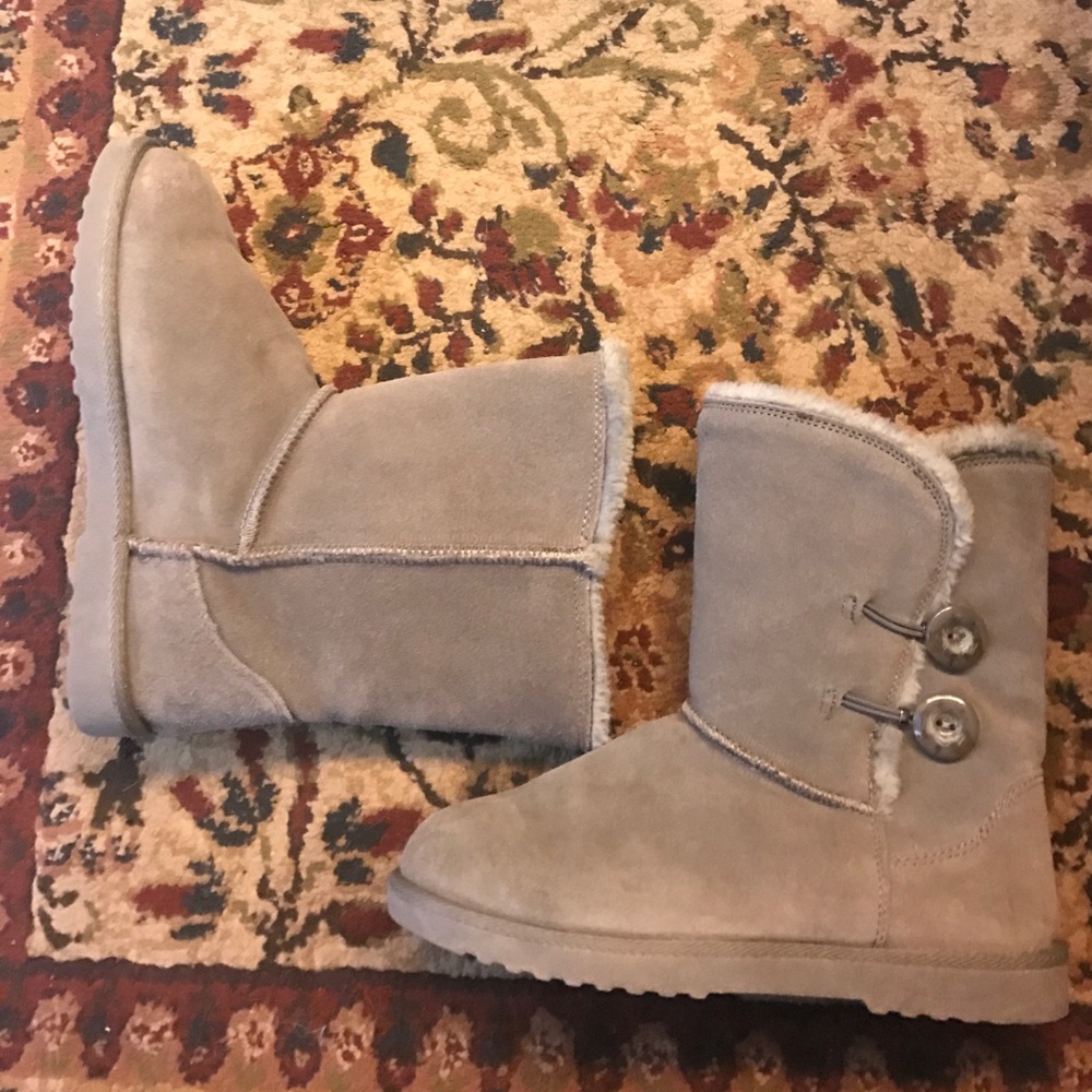2 pairs of Comfy slipper boots