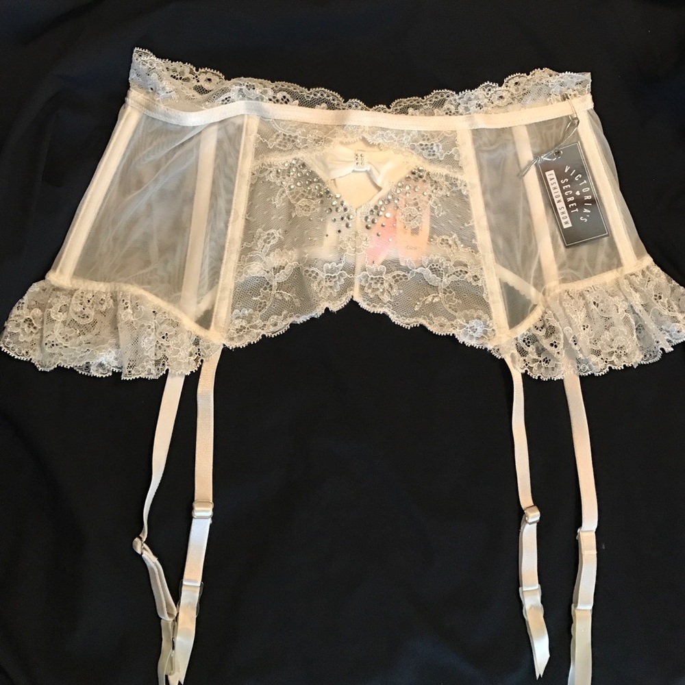 NWT Victoria's Secret Fashion Show garter