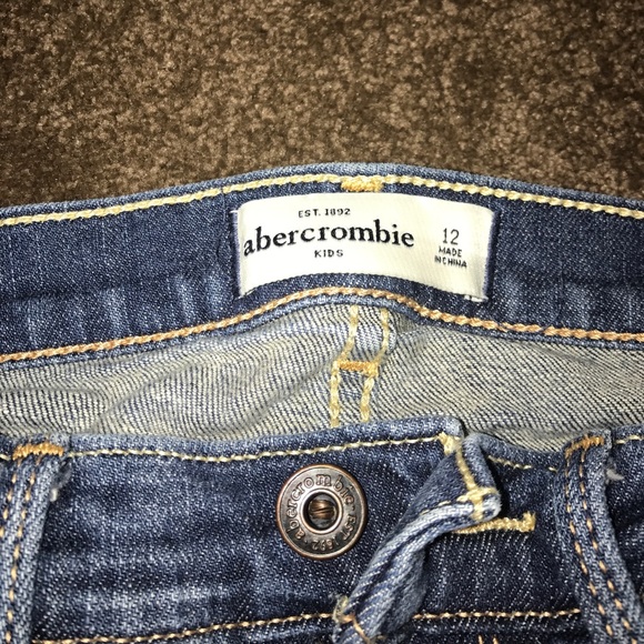 Two pairs of Abercrombie kids jeans. - Picture 5 of 7