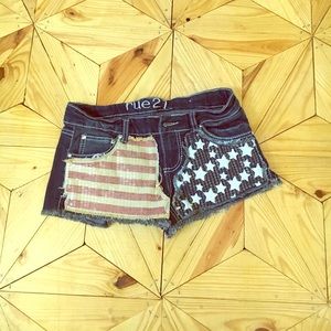 💥FLASH SALE💥Rue21 American flag shorts