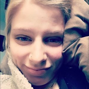 Meet your Posher, Desiree