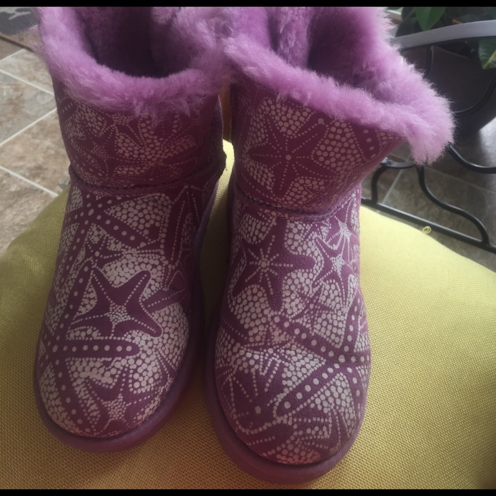 Purple uggs girls