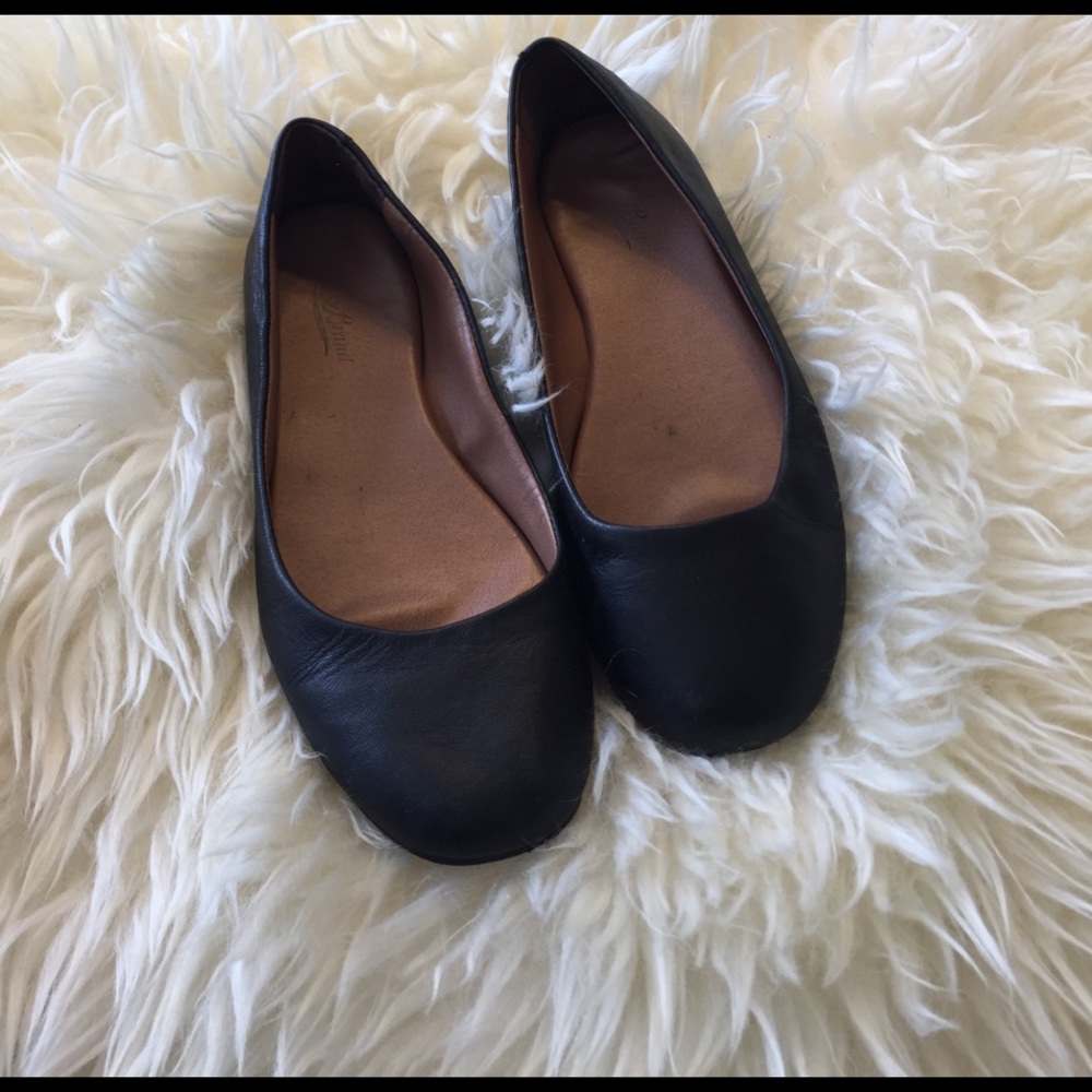Lucky brand black leather flats size 6.5