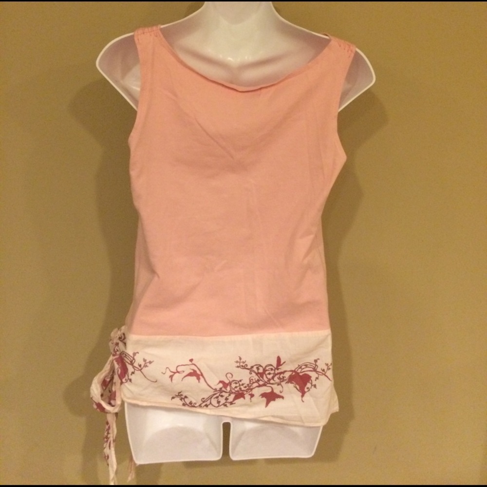SOLD LOCALLY! 👋🏼 Side Tie Tank - Picture 2 of 4