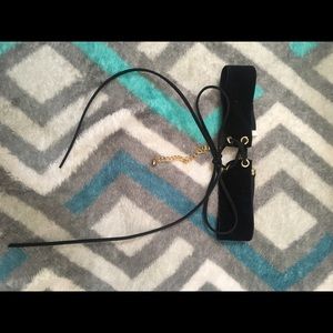 Black velvet choker