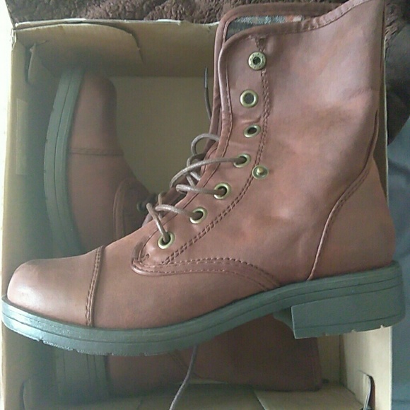 Boots - Picture 1 of 3