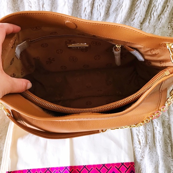 Tory Burch Britten Small Slouchy Tote Bark/Brown - Picture 7 of 8