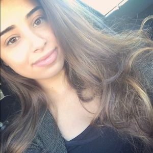 Meet your Posher, Alia