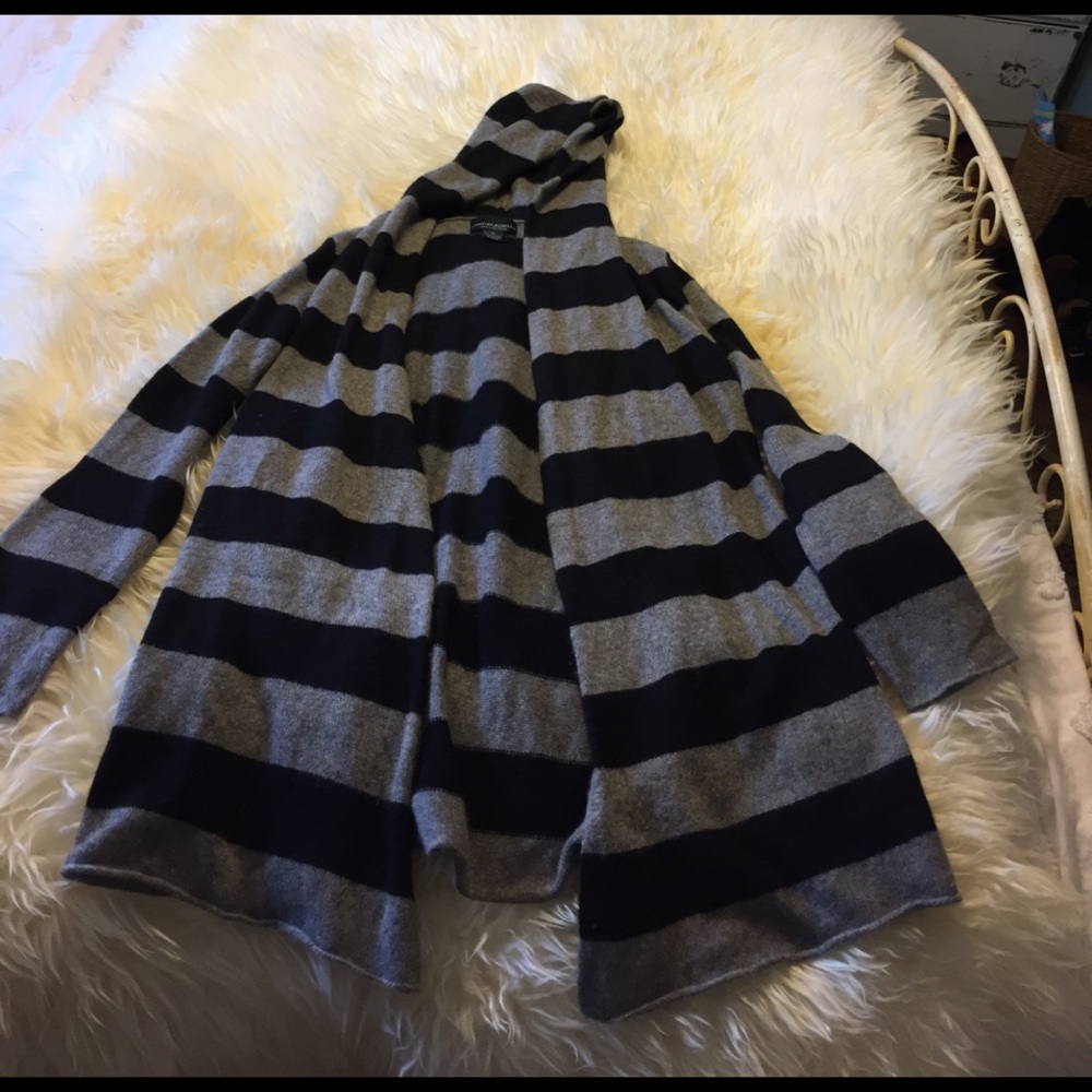 Cynthia Rowley sweater 100% cashmere size medium