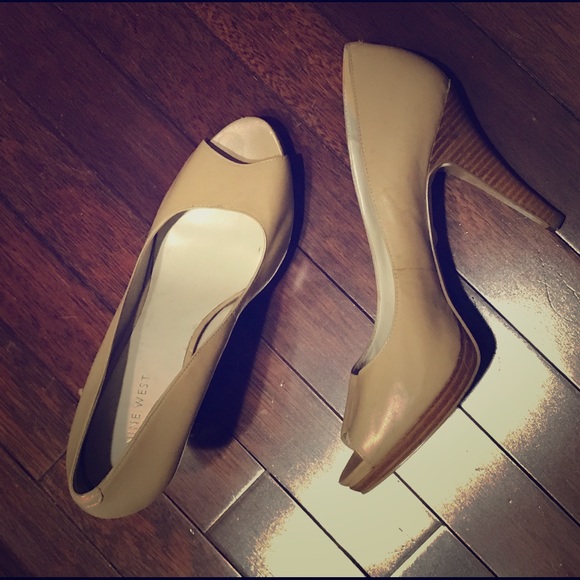 Nine West Shoes - 💥💥Nine West nude leather pump❤️❤️