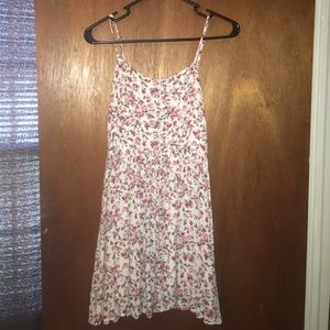 cute floral dress!