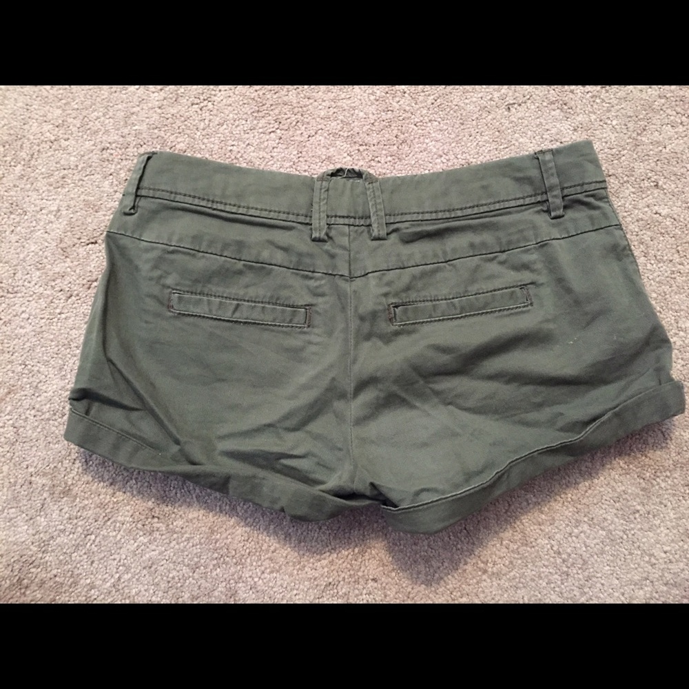 Shorts - Picture 2 of 3