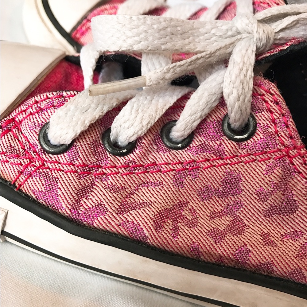 Converse Tennis