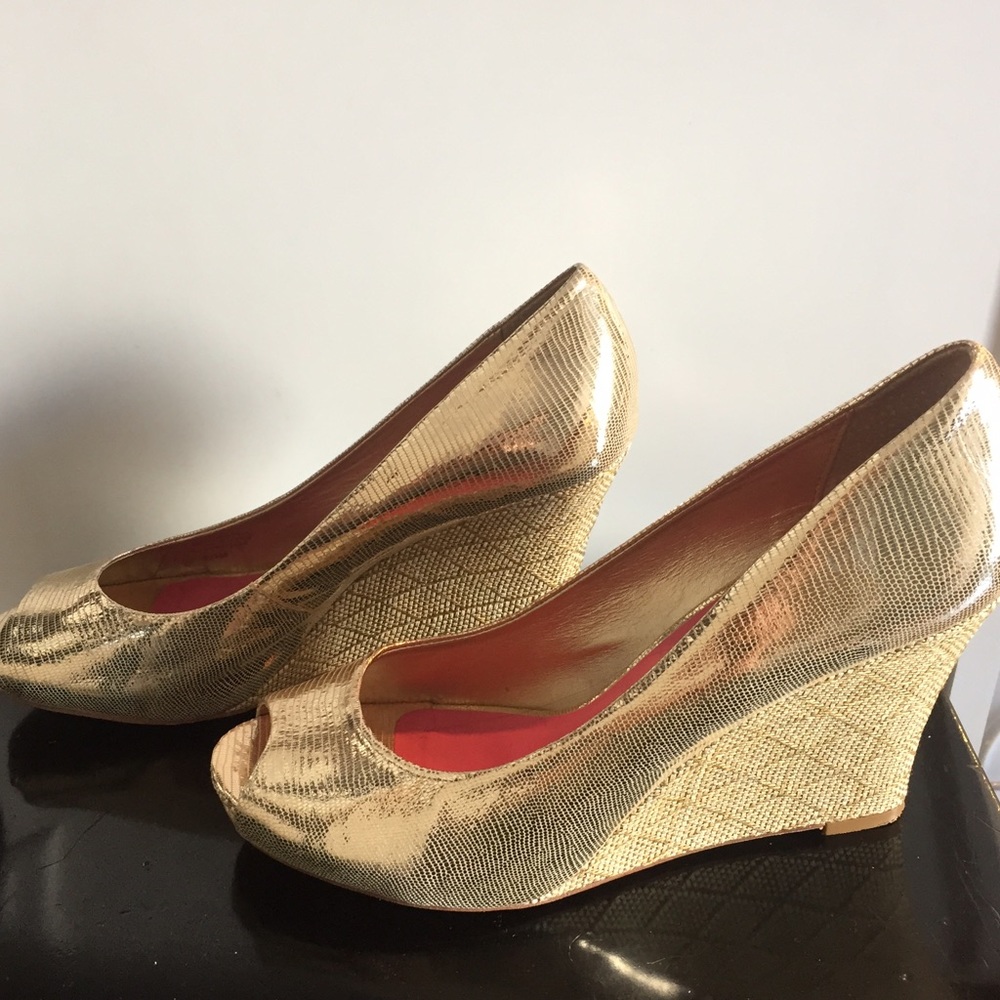 Lilly Pulitzer resort chic gold wedge - Picture 7 of 7