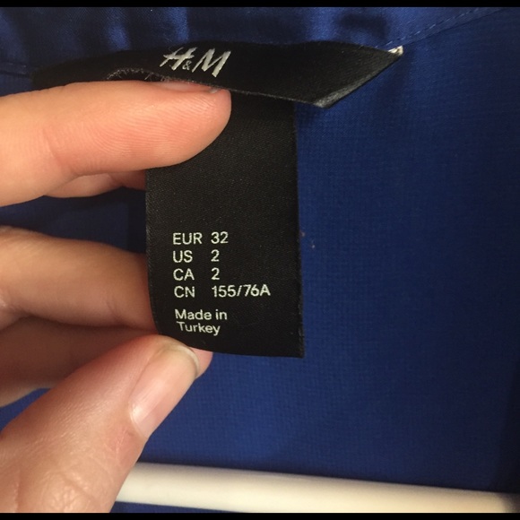 Silky midi blouse with pockets - Picture 2 of 3