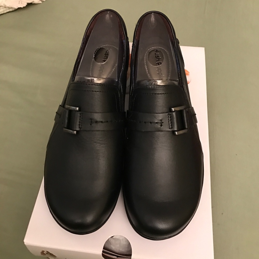 Hush Puppies women's leather slip on (sold)