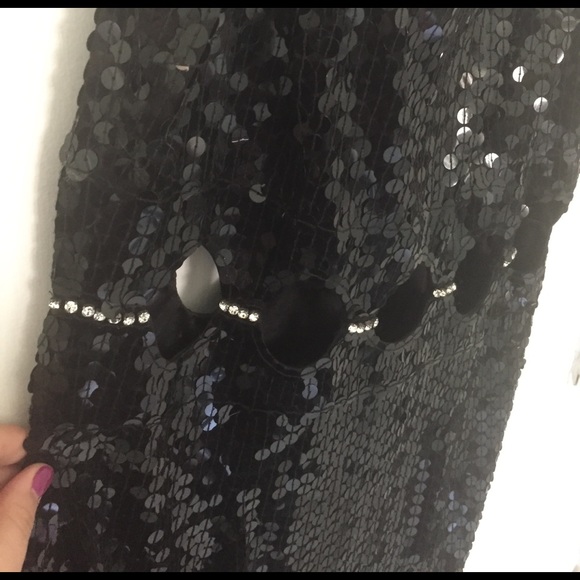 Long black sequin dress with cut out & slit - Picture 4 of 7