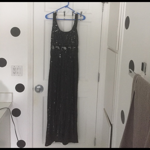 Long black sequin dress with cut out & slit - Picture 6 of 7