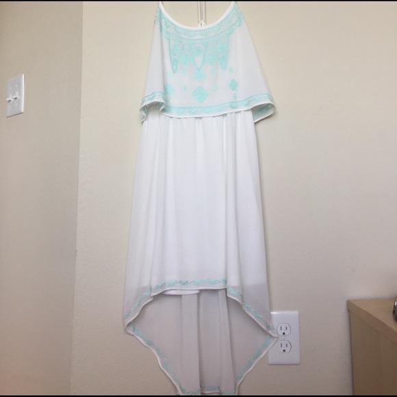 White sun dress - Picture 2 of 4