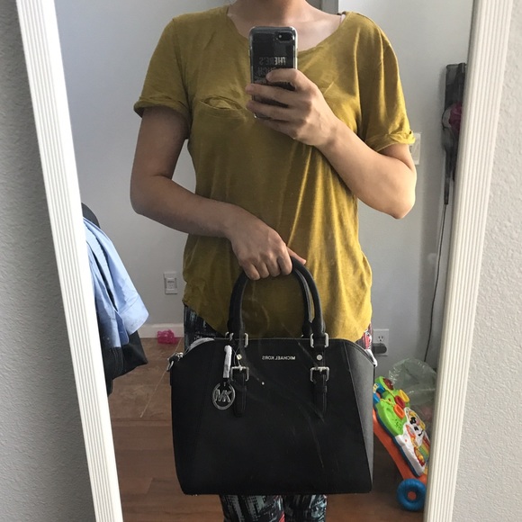 🦋Michael Kors Large Satchel🦋 - Picture 7 of 8