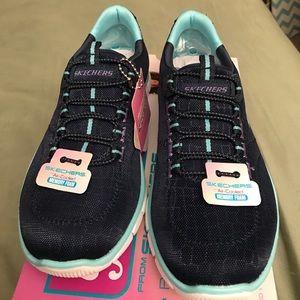 Skechers Rock Around women's lace Up Sneakers
