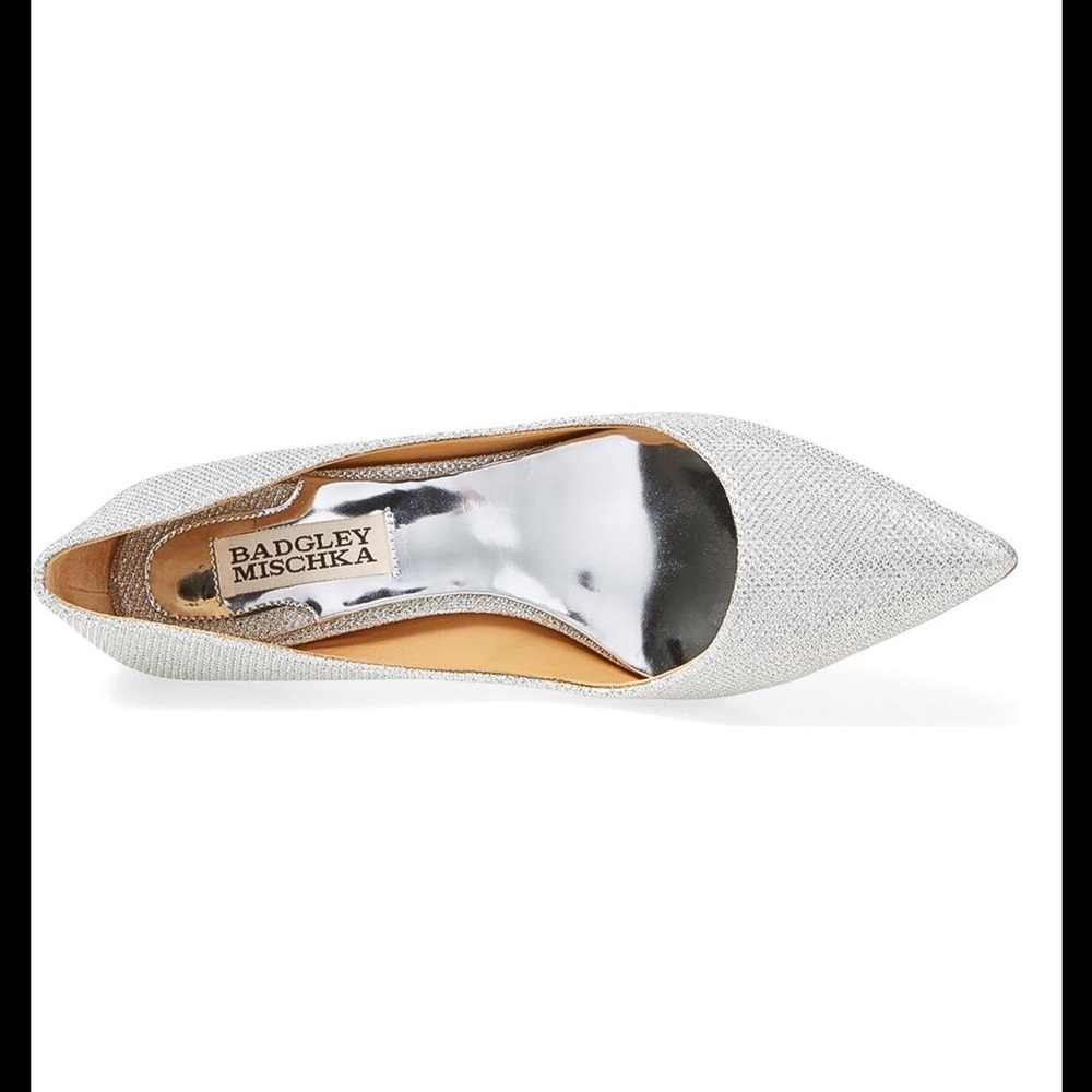 Make an Offer-NIB  Badgley Mischka Pointed Pump - Picture 3 of 4