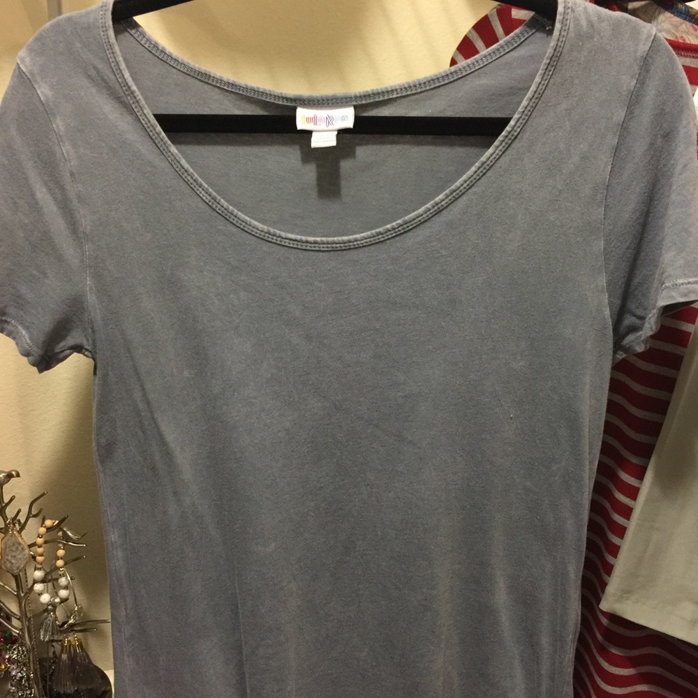 LulaRoe classic T XS distressed grey EUC