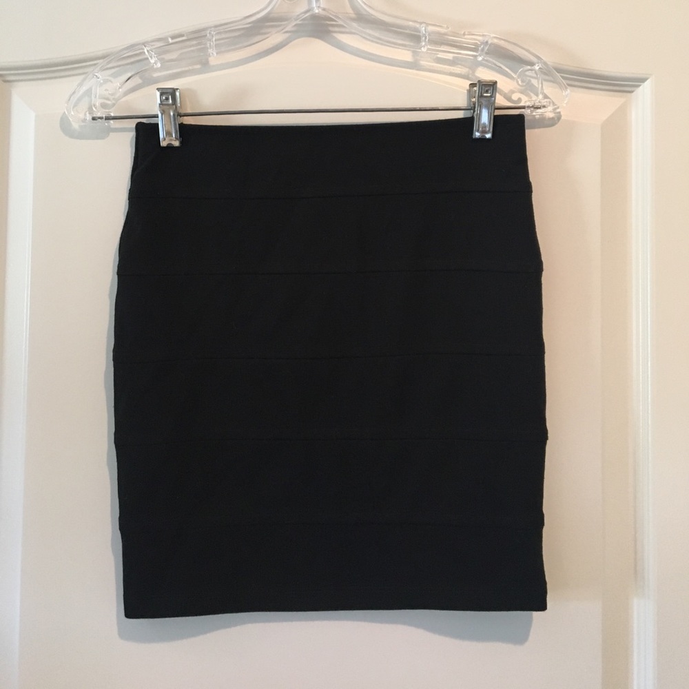 Black bandage skirt size small