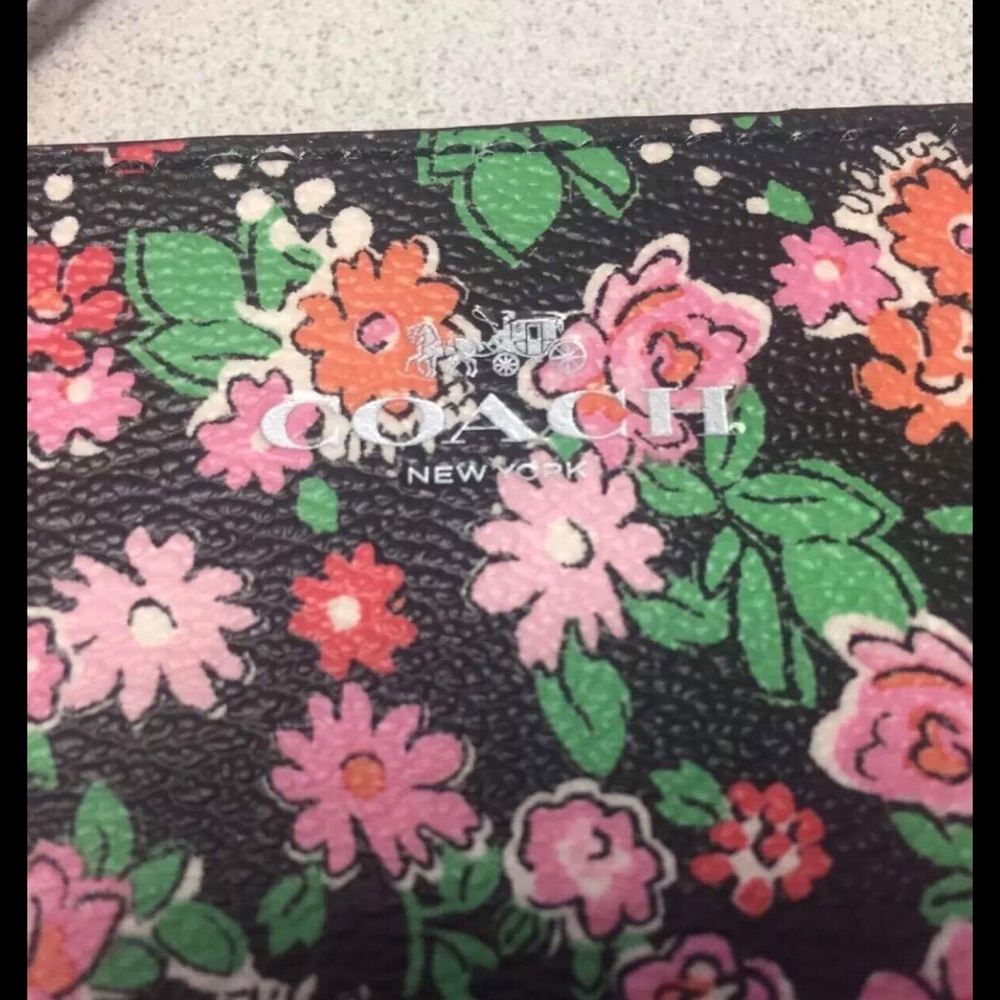Coach Corner Zip Wristlet in Posey Cluster Floral - Picture 5 of 6