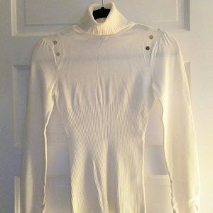 Guess fitted sweater!