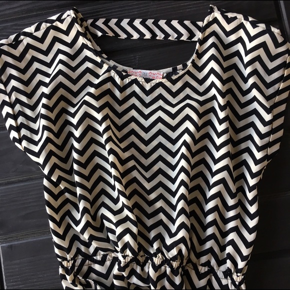 Chevron black and cream romper - Picture 2 of 4