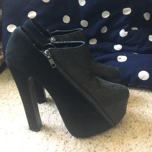 ⭐️ Steve Madden Platform Heel Booties ⭐️