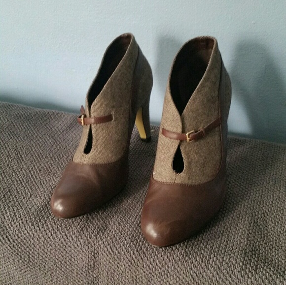 Shoes - Picture 1 of 4