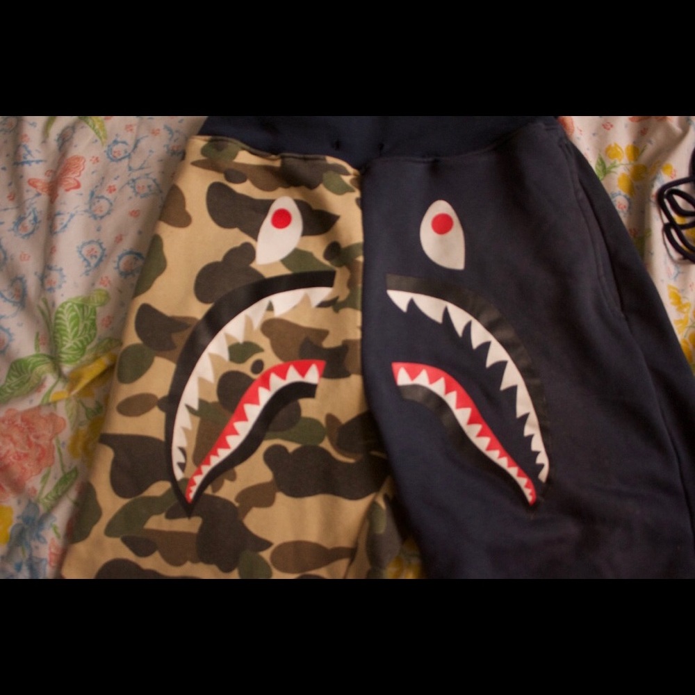 REPLICA " A Bathing Ape " / Bape 1st camo shorts
