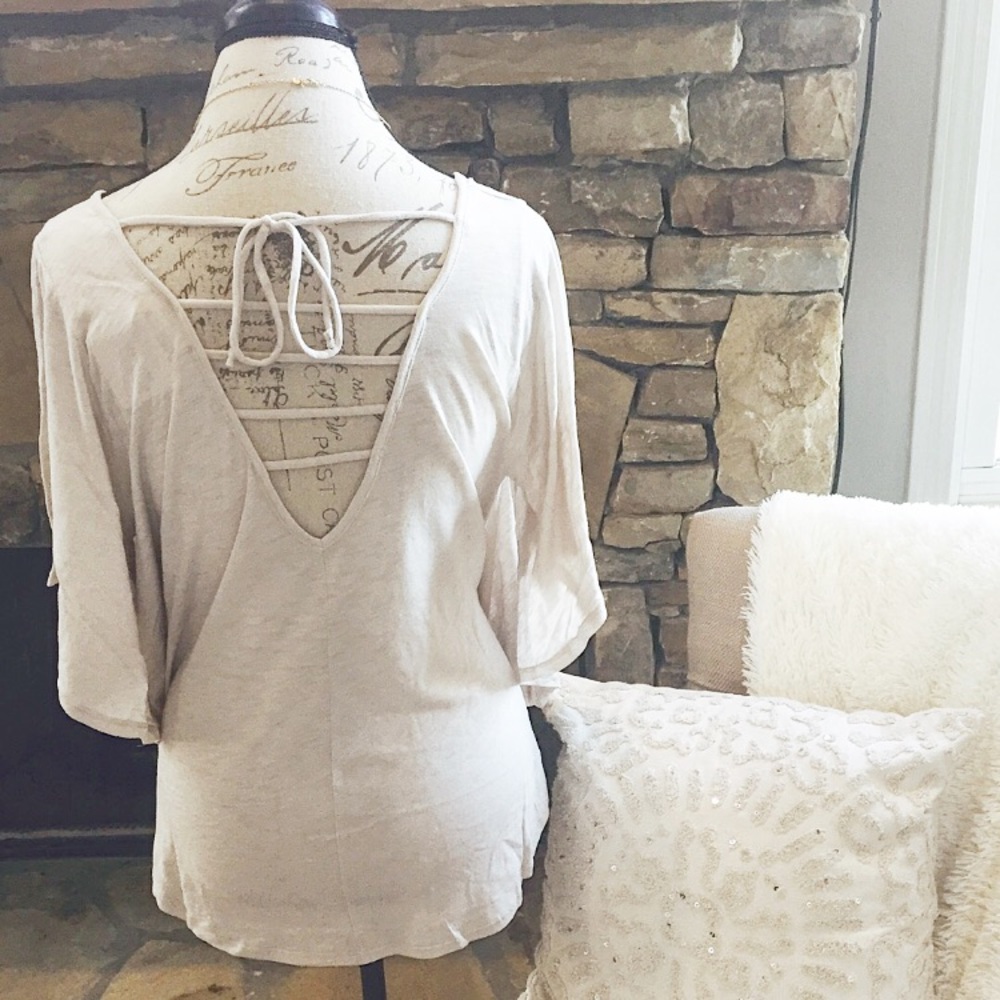 SALE!💫Sandy Blouse with Open Cutout Back - Picture 3 of 6