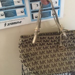 Michael Kors purse in excellent condition