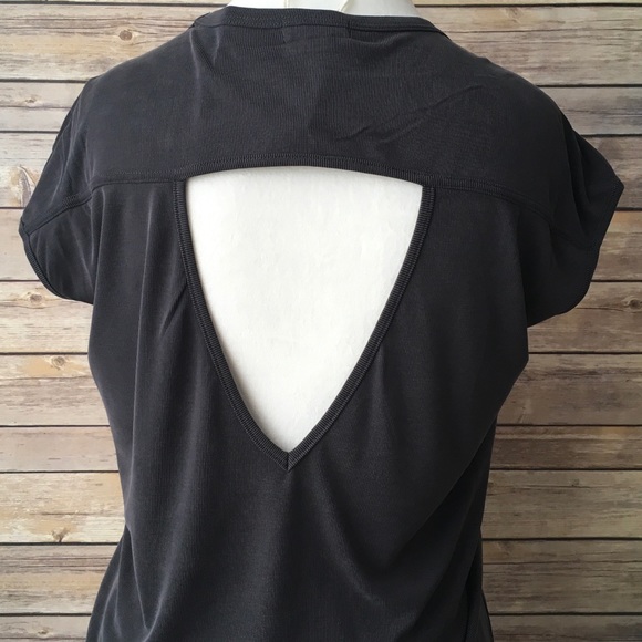 ✨LAST ONE✨Ribbed Tee w/ Caged Shoulder Detail - Picture 5 of 6