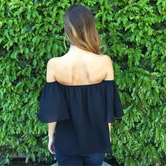 flowy off the shoulder top - Picture 3 of 4