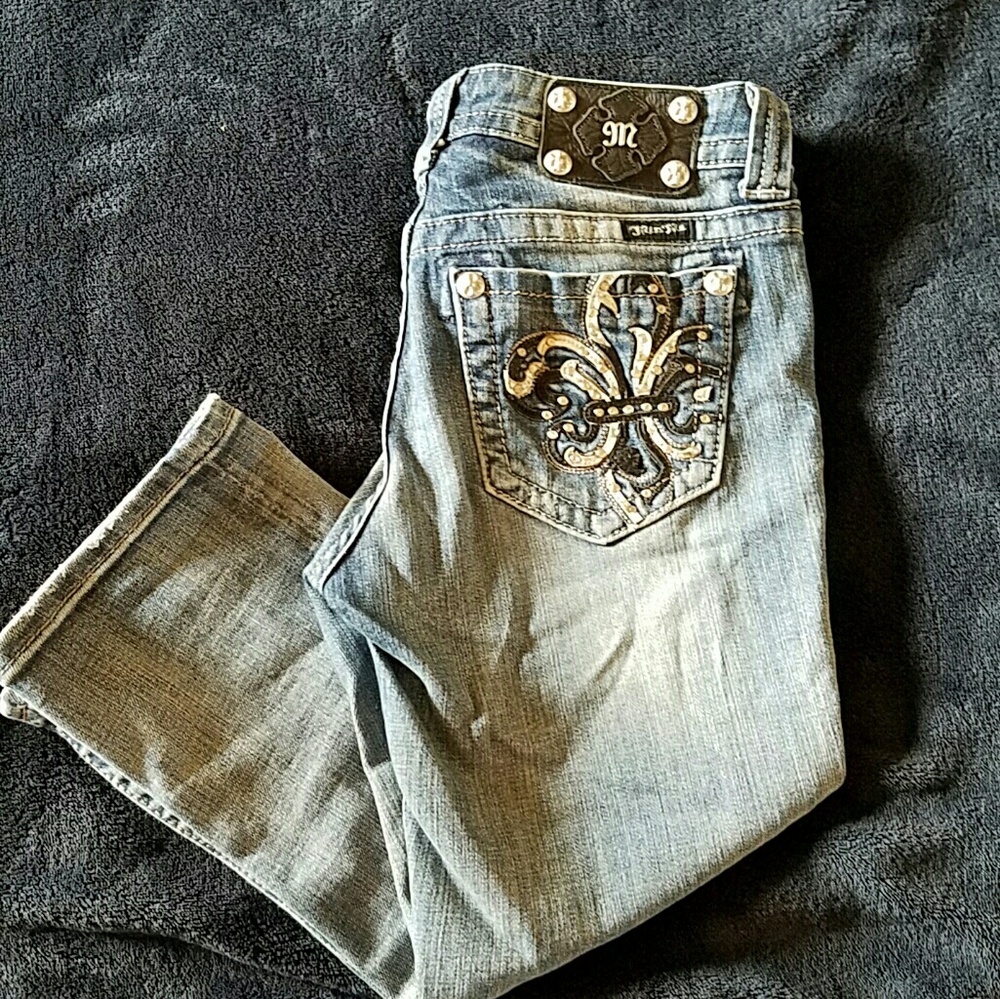 Miss Me easy crop jeans