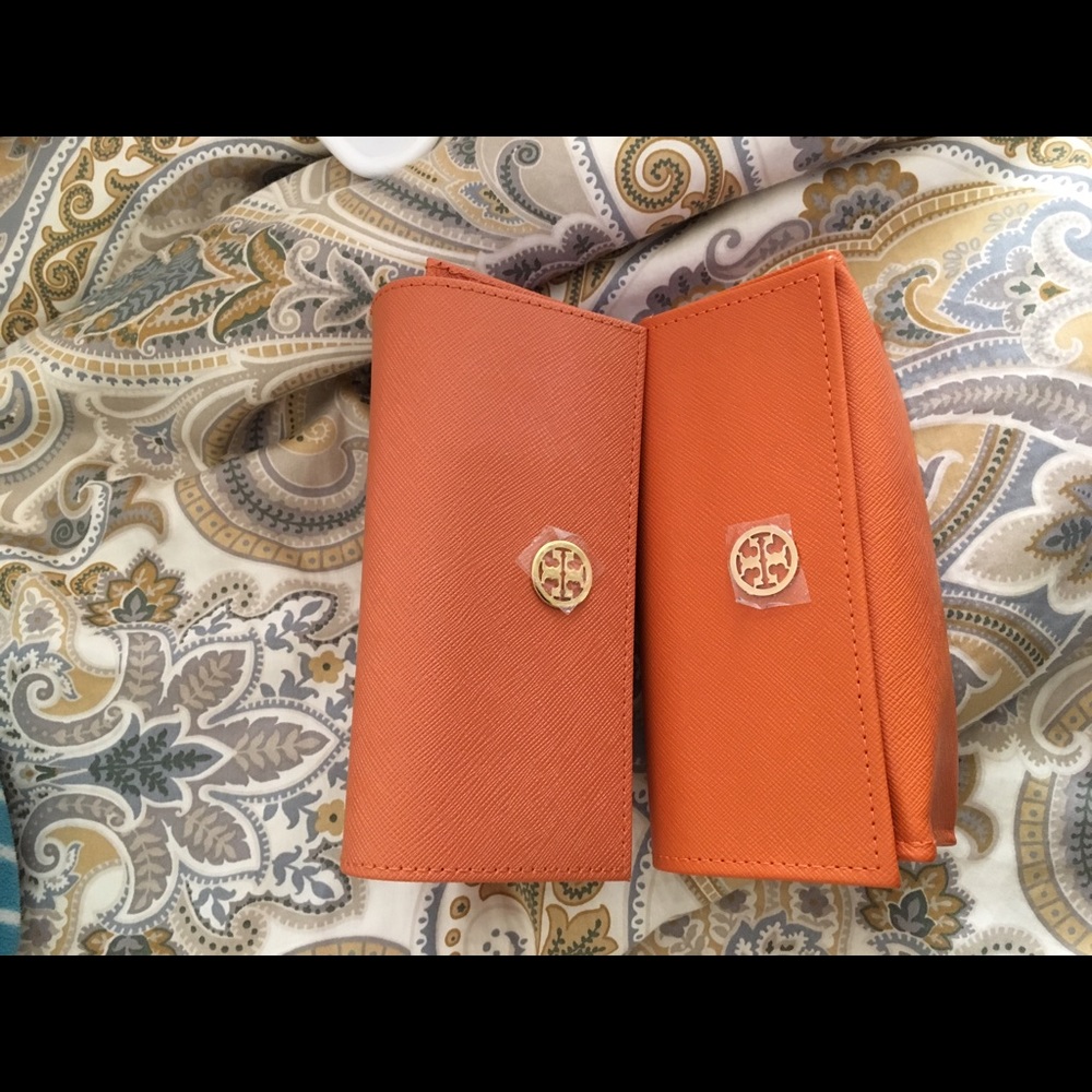****FREE****Tory Burch case