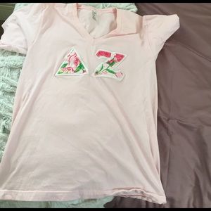 Lilly Pulitzer Floral Delta Zeta Sorority tee!