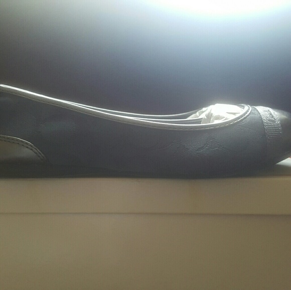 Shoes - Picture 3 of 4