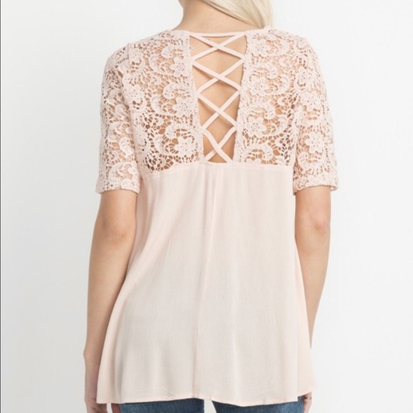 Alexis Blush Floral Crocheted Paneled Top 💕 1Left - Picture 3 of 8